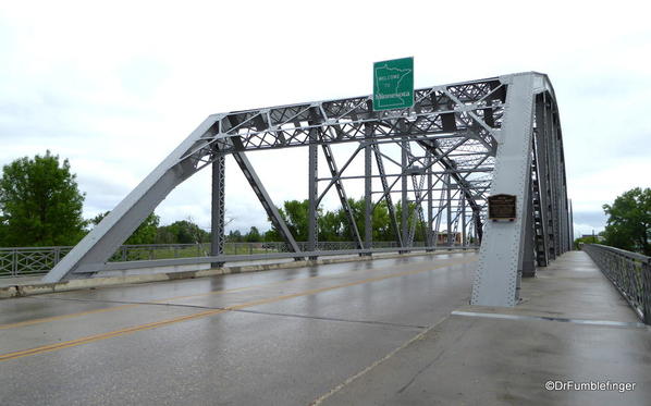 08 Red River and Flood Memorial (15)