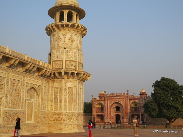 09 Tomb of Itimad Ud Paulah