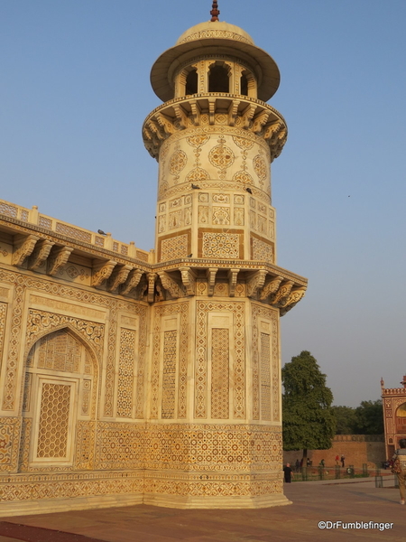 10 Tomb of Itimad Ud Paulah (64)