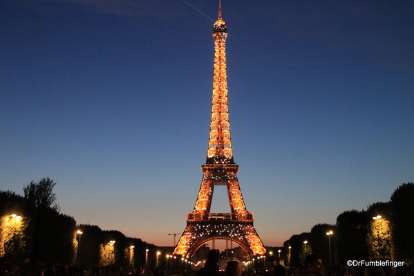 12 Paris 05-2013. Eiffel Tower at dusk and after dark (54)