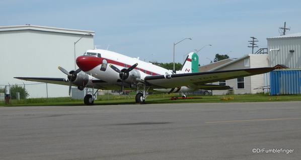 12 WWII DC3 D-Day plane (1)