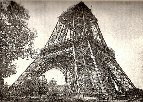 1280px-Tour_Eiffel,_Juillet_1888