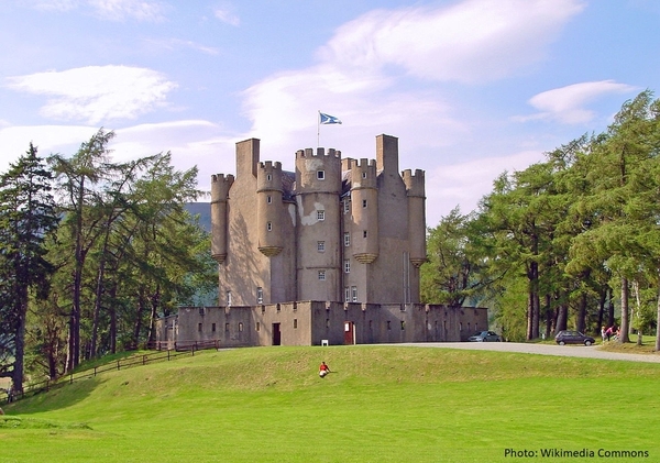 12_1280px-Braemar_Castle_1