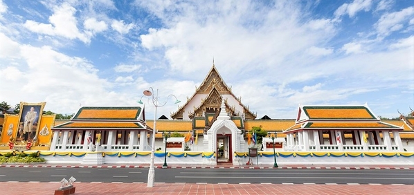 12_Wat-Suthat-4