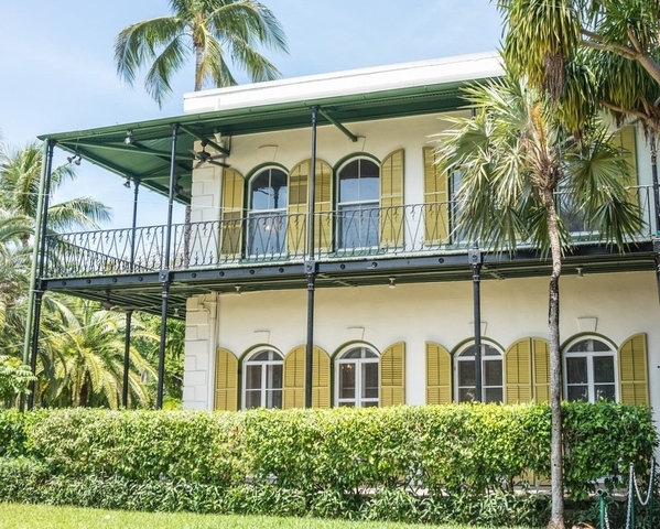 12_hemingway-house-4165370_1280