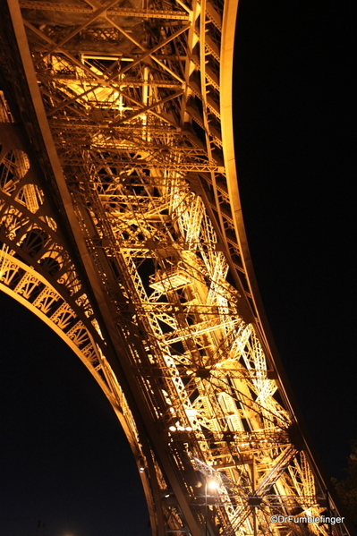 14 Paris 05-2013. Eiffel Tower at dusk and after dark (59)