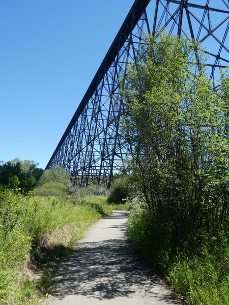 17 Helen Schuler Nature Centre Hike