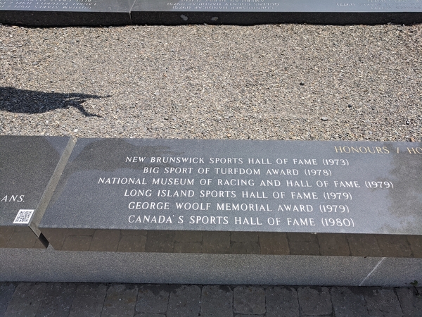 Ron Turcotte and Secretariat Statue