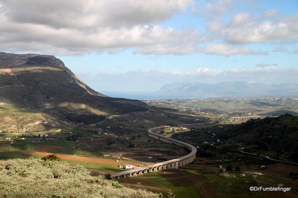 24 Segesta