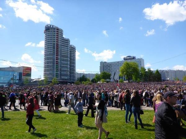 25 e2809cvictory-daye2809d-in-minsk-there-was-a-huge-military-parade-celebrating-70-years-since-ww2-ended