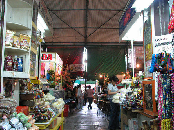 800px-Benito_Juarez_Market_Oaxaca_Mexico