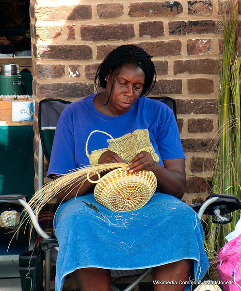 849px-Sweetgrass_Basket_Maker-001