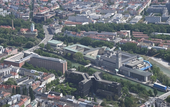 Aerial_image_of_the_Deutsches_Museum_Munich