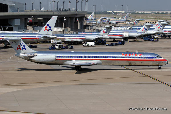 American_Airlines_at_Dallas.jpg Daniel Piotrowski-001