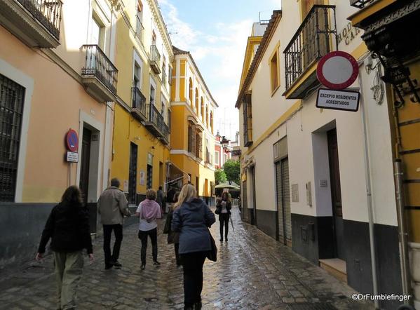 An Evening walk in Santa Cruz, Seville (13)