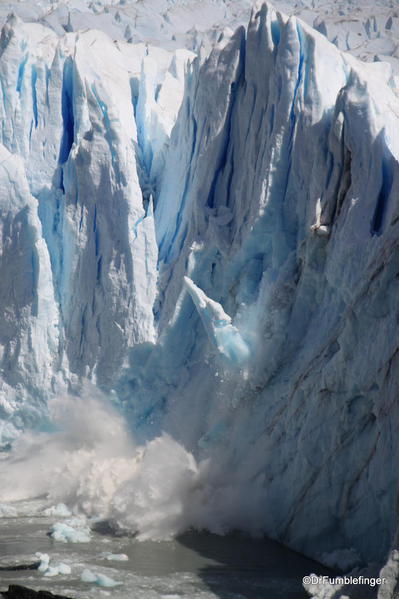 Glacieres National Park (Perito Merino Glacier). Glacier calving