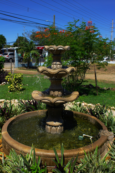 B church fountain 01