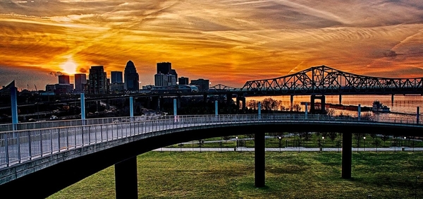 Big Four Bridge Sunset Over Louisville_Nick Roberts, www.SpeedDemon2.com_014 (2) (1)