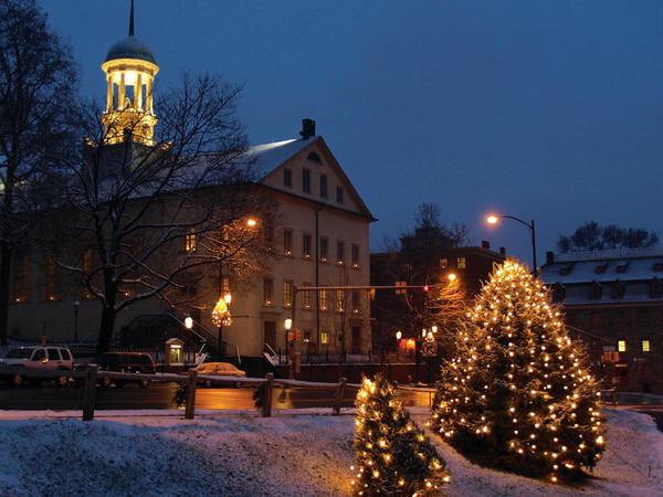 ChristmasInBethlehem_CentralMoravianChurch_DiscoverLehighValley_preview.jpeg