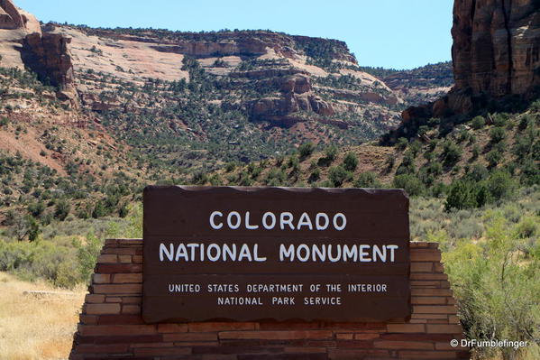 Colorado National Monument, Entrance