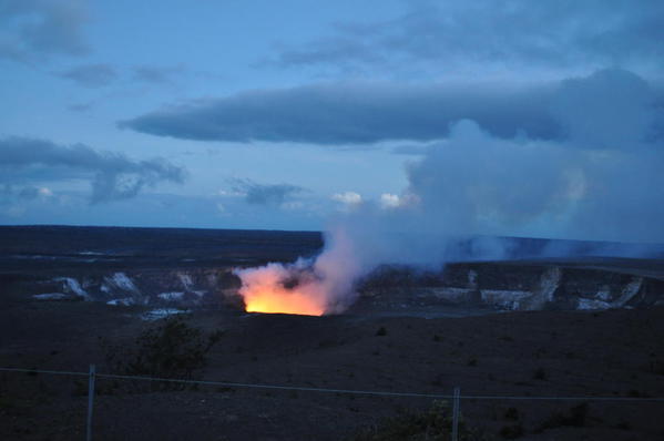 Volcanoes N.P. -- Glow from Halema