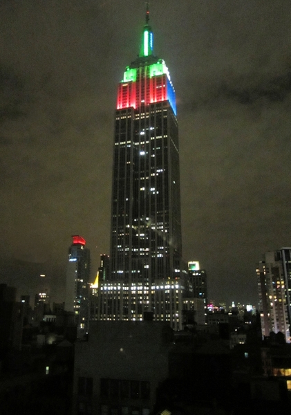 Empire_State_Building_mit_Weihnachtsbeleuchtung