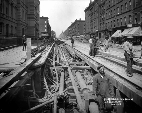 Lexington Avenue, between 105th and 106th Streets, Manhattan, 1913