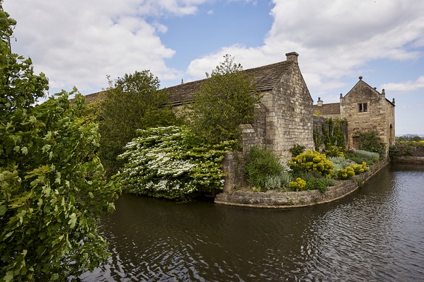 Moat and gategouse 1