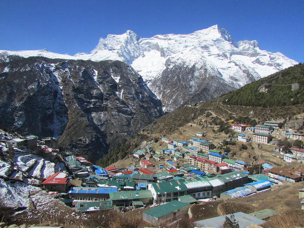 Namche Bazaar and Mt Kungde. Courtesy Wikimedia and Gaurab