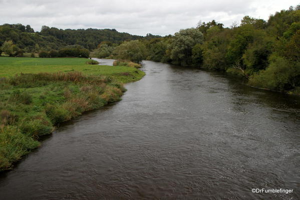 Boyne River by Brú na Bóinne Visitor Center