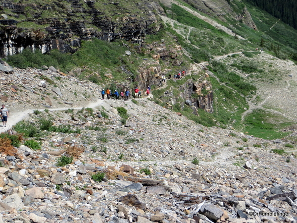 Plain of Six Glaciers 01