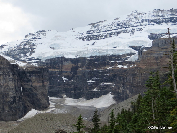 Plain of Six Glaciers 05