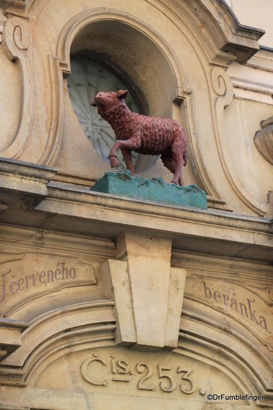 Prague, Mala Strana, entryway