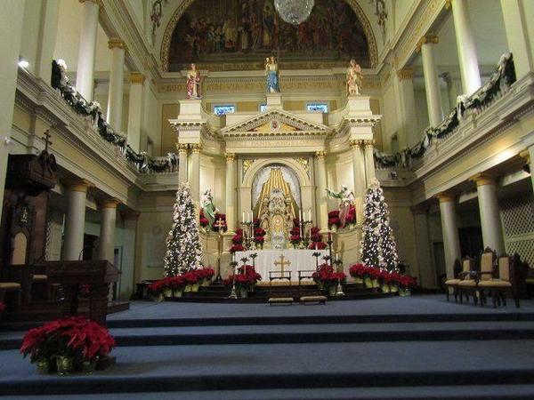 Saint-Louis-Cathedral-Inside1