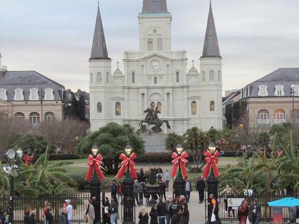 Saint-Louis-Cathedral-Outside-2