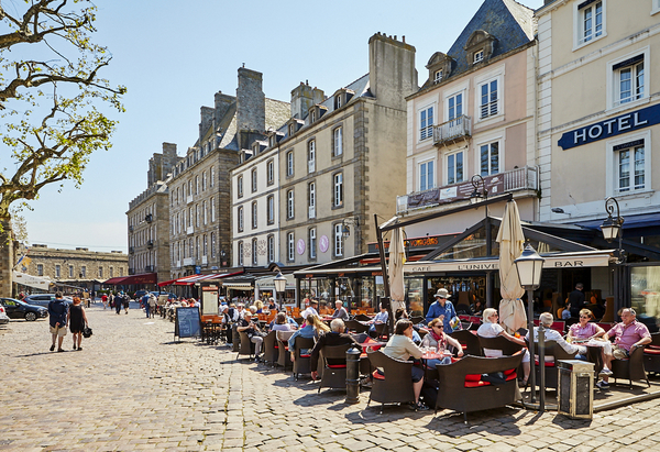 St Malo pavement cafe 1 ls