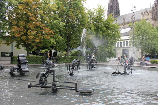 Tinguely mcg