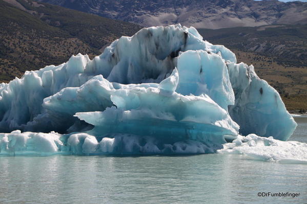 Viedma Glacier, El Chaltan. Icebergs in Viedma Lake