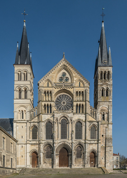 West_Façade_of_Basilique_Saint-Rémi,_Reims_140306_1_Daniel Vorndran