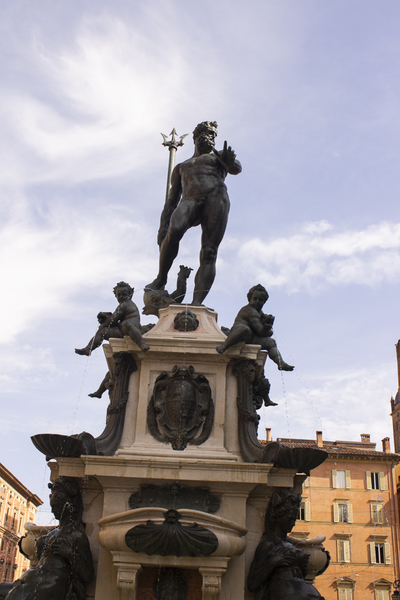 bologna neptune fountain 02