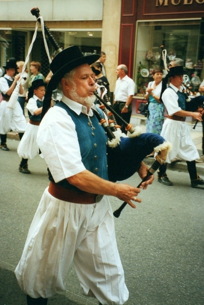 dijon parade bagpiper